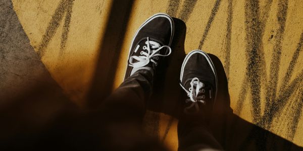 Can You Drive With a Drop Foot and Stay Safe on the Road? – Cadense trainers for foot drop and driving with drop foot