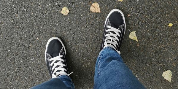 AFO-compatible trainers designed for long-term comfort, stability, and confident walking with an ankle–foot orthosis.